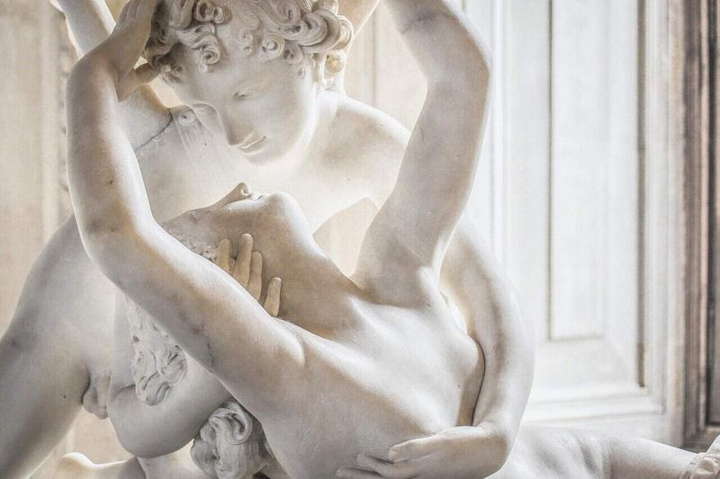 Depilazione origini, metodi antichi e moderni 3 Scultura marmo dipinto classico amore romantico statua artigianato artistico cultura antica muses artisticità atemporale immagini sculpture-antica-italiana.jpg.