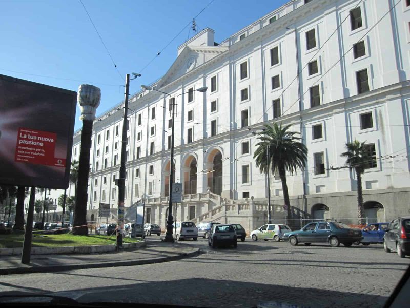 6 Chiostri Borbonici Rigenerati a Napoli: Da Lanifici a Hub Creativi 4 real albergo dei poveri restauro napoli