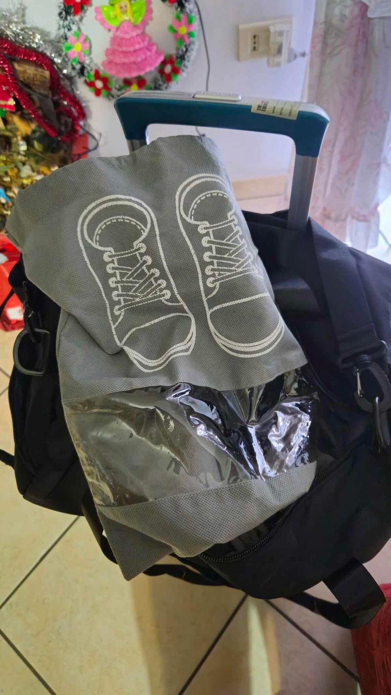 Borsa Donna da Palestra Glitter: Stile e Comfort 2 Borsa palestra con scomparto scarpe