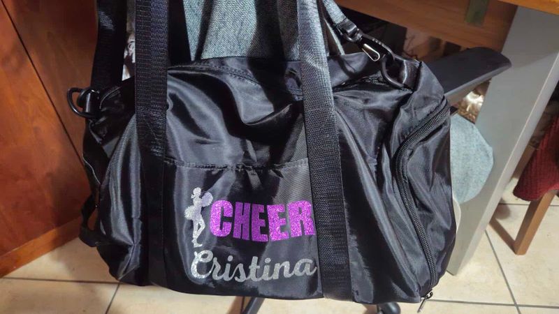 Borsa Donna da Palestra Glitter: Stile e Comfort 4 Borsa sportiva con logo glitterato e nome personale