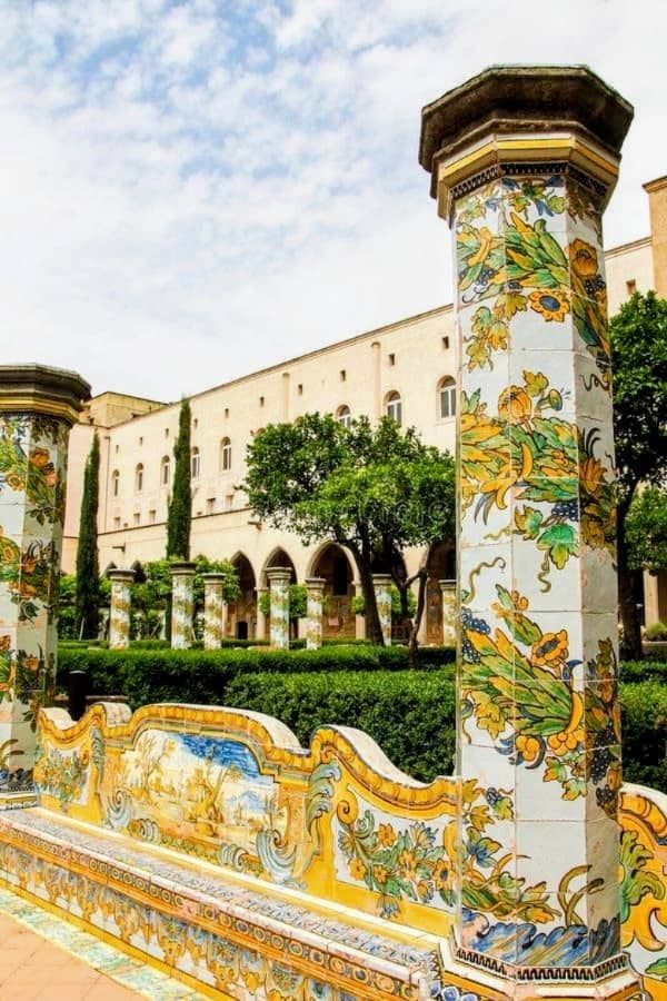 6 Chiostri Borbonici Rigenerati a Napoli: Da Lanifici a Hub Creativi 2 Chiostri borbonici a napoli: 6 Chiostri Borbonici Rigenerati a Napoli: Da Lanifici a Hub Creativi. santa chiara