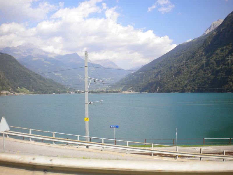 Poschiavo Bernina Express, valle italofona Grigioni Svizzera 4 Lago di Poschiavo