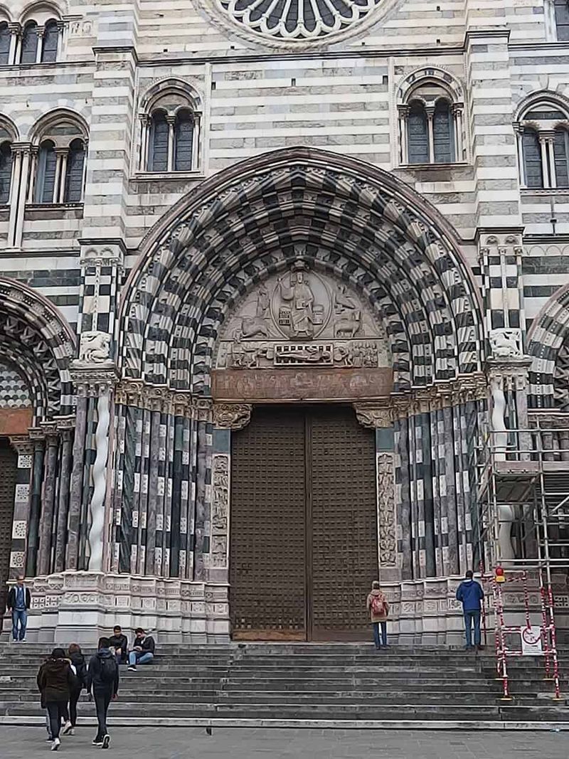 Cosa vedere a Genova in 3 giorni: acquario, biosfera e centro storico 4 Cattedrale di San Lorenzo a Genova