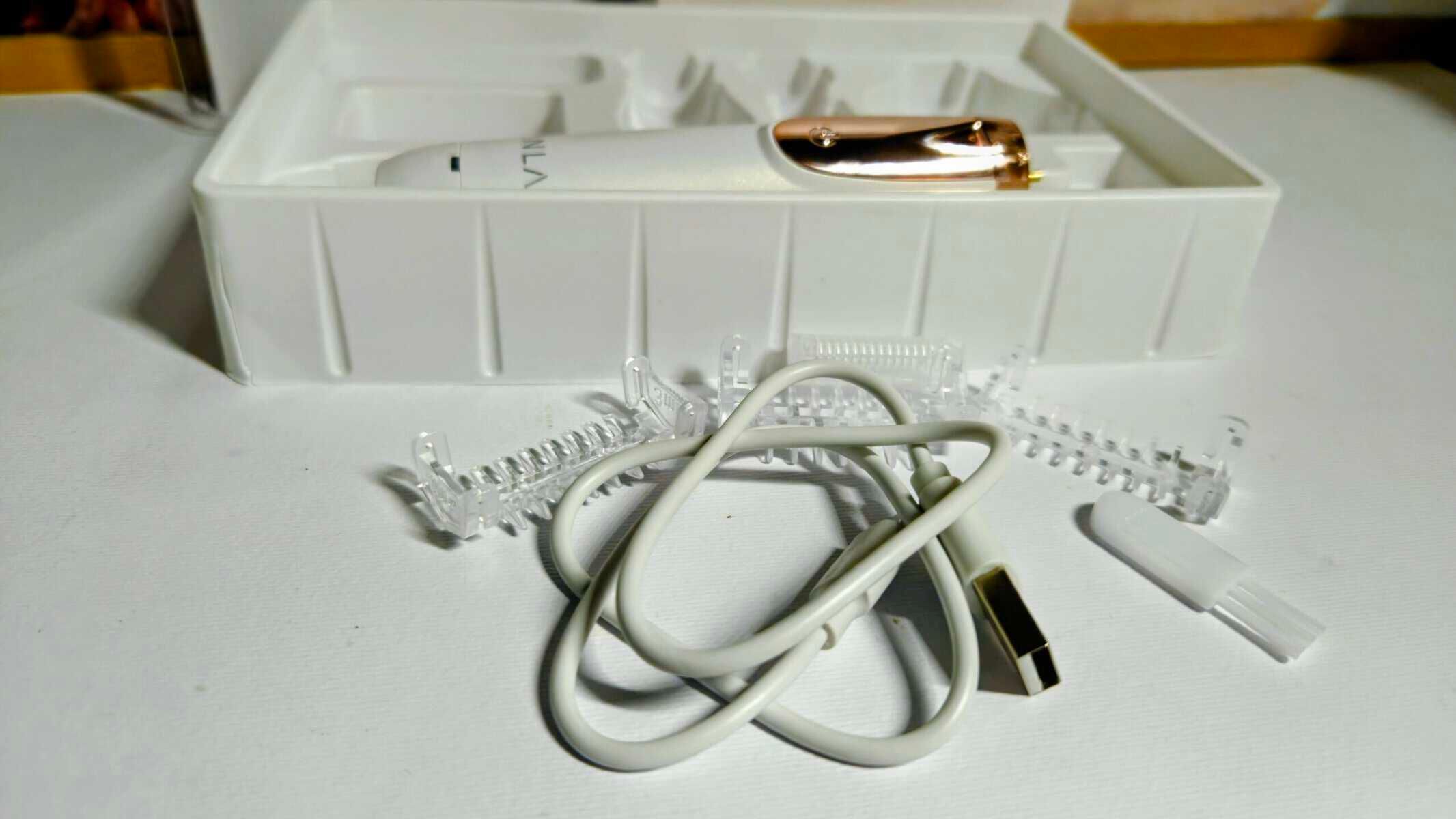 Accessori del rasoio elettrico ANLAN 4 in 1 con copritestine, cavo USB Type-C e pennellino per la pulizia