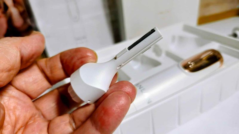 ANLAN 4 in 1, Rasoio Elettrico Donna. Addio Irritazioni? 7 Testina di precisione del rasoio elettrico ANLAN per sopracciglia e viso
