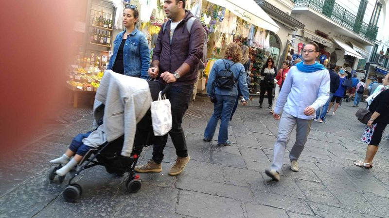 8 Consigli per Viaggiare con Neonati: Guida Pratica 2 Neonati in viaggio: Viaggiare con Neonati: 8 Consigli Utili per Partire Sereni