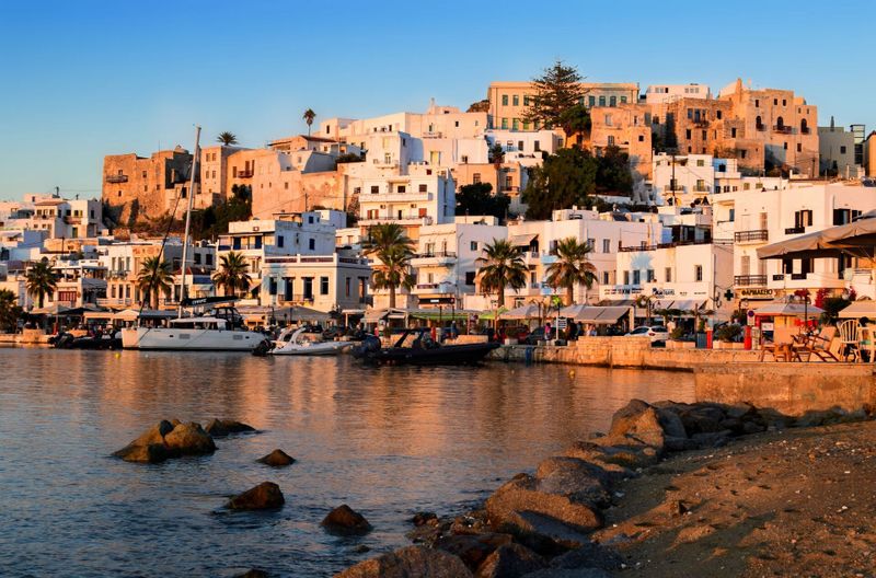 Itinerario di 10 giorni tra le isole greche: da Atene alle Cicladi, storia, mare e villaggi bianchi 3 Naxos nelle isole greche tra spiagge e tradizioni