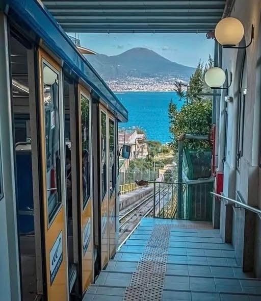 Funicolare di Mergellina - La più corta e vista mare