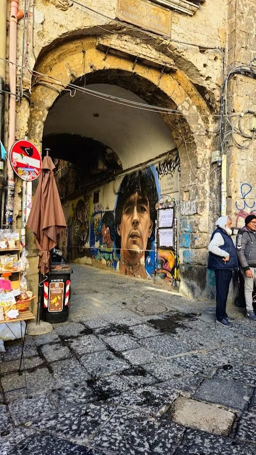 Cosa vedere nei Quartieri Spagnoli di Napoli: Guida Completa 2 Cosa vedere nei Quartieri Spagnoli di Napoli: Guida Completa
