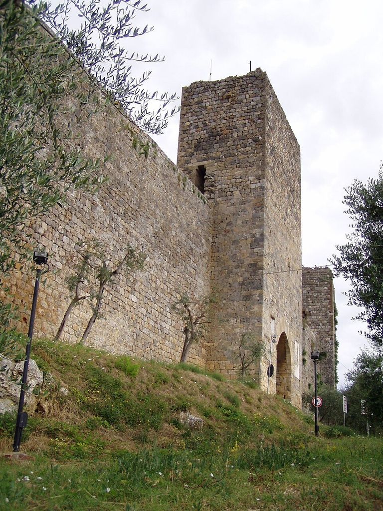 Monteriggioni borgo fortificato: storia delle mura e delle torri 3 Le 14 torri che hanno reso famoso Monteriggioni