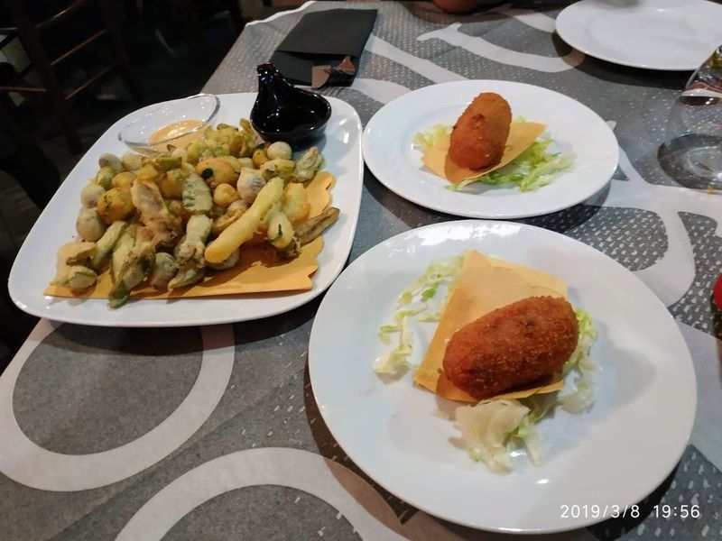 Antipasti spagnoli: le tapas più famose da preparare a casa 3 le tapas sono diverse dal nostro concetto di antipasto