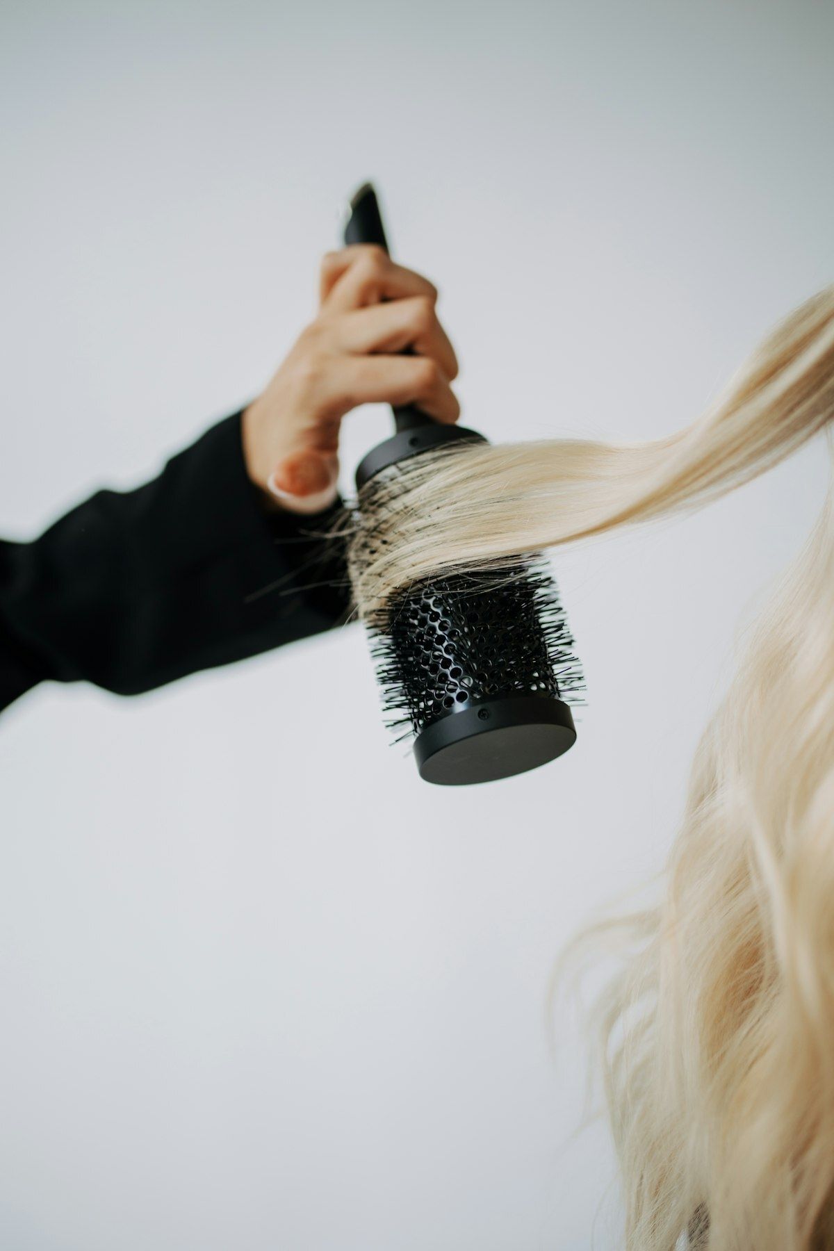 Come dare volume ai capelli fini in modo naturale