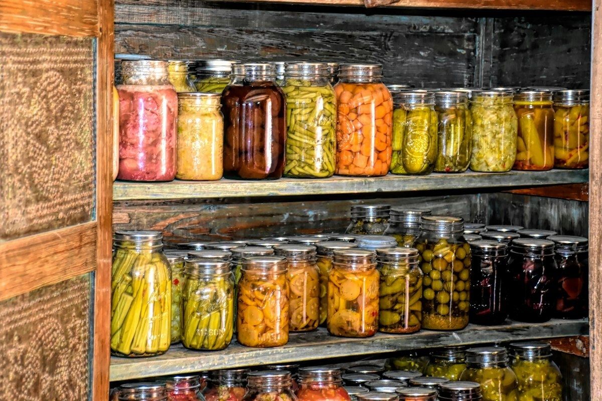 Sostituire ingredienti costosi: alternative economiche in cucina