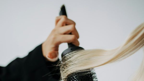 Come Dare Volume ai Capelli Fini: 5 Trucchi 5 Come Dare Volume ai Capelli Fini: 5 Trucchi