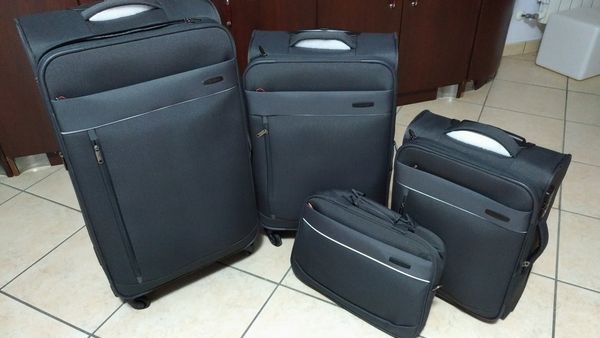 Consigli pratici per scegliere borsa da viaggio 3 Set 4 borse da viaggio morbide nere espandibili - zaino da viaggio e borsoni