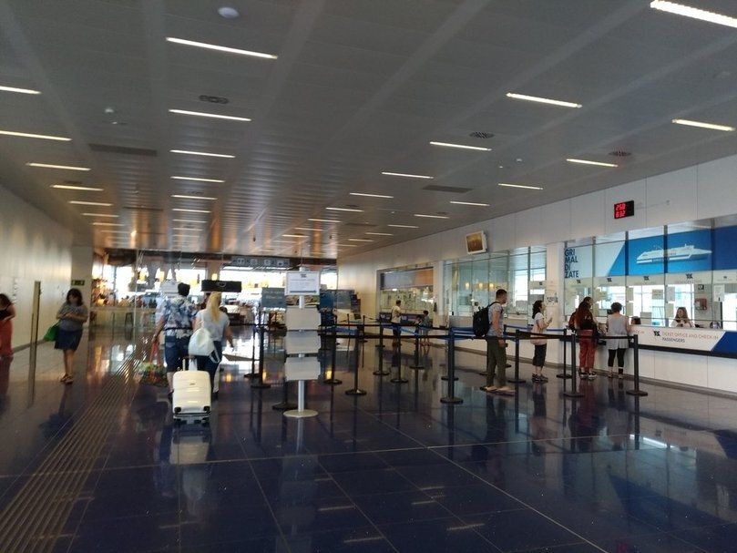 Errori nella scelta delle valigie: fila al gate dell'aeroporto