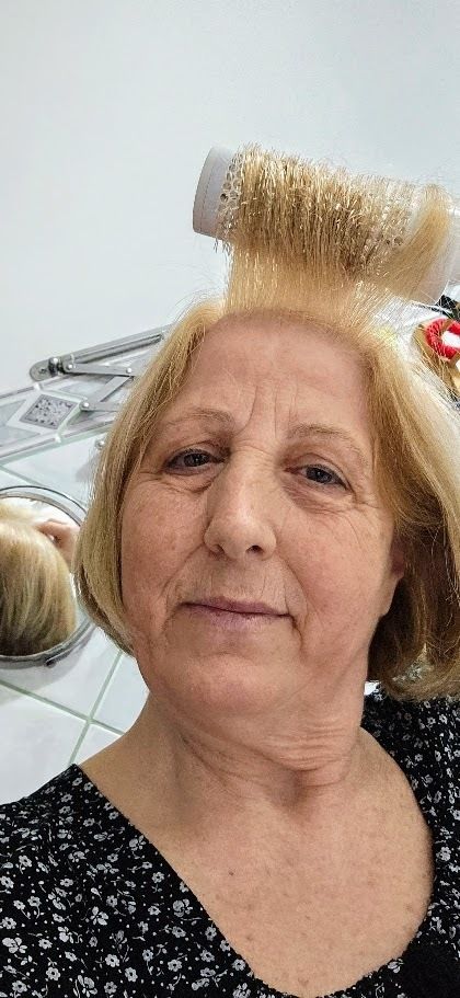 Come Dare Volume ai Capelli Fini: 5 Trucchi 4 Asciuga i capelli creando volume alla radice