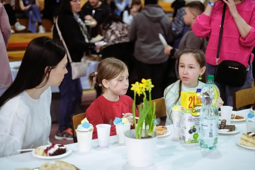 Пасхальный завтрак для беженцев в Белостоке фото 1