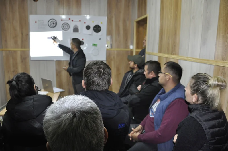 Стрельба для всех в Польше 1