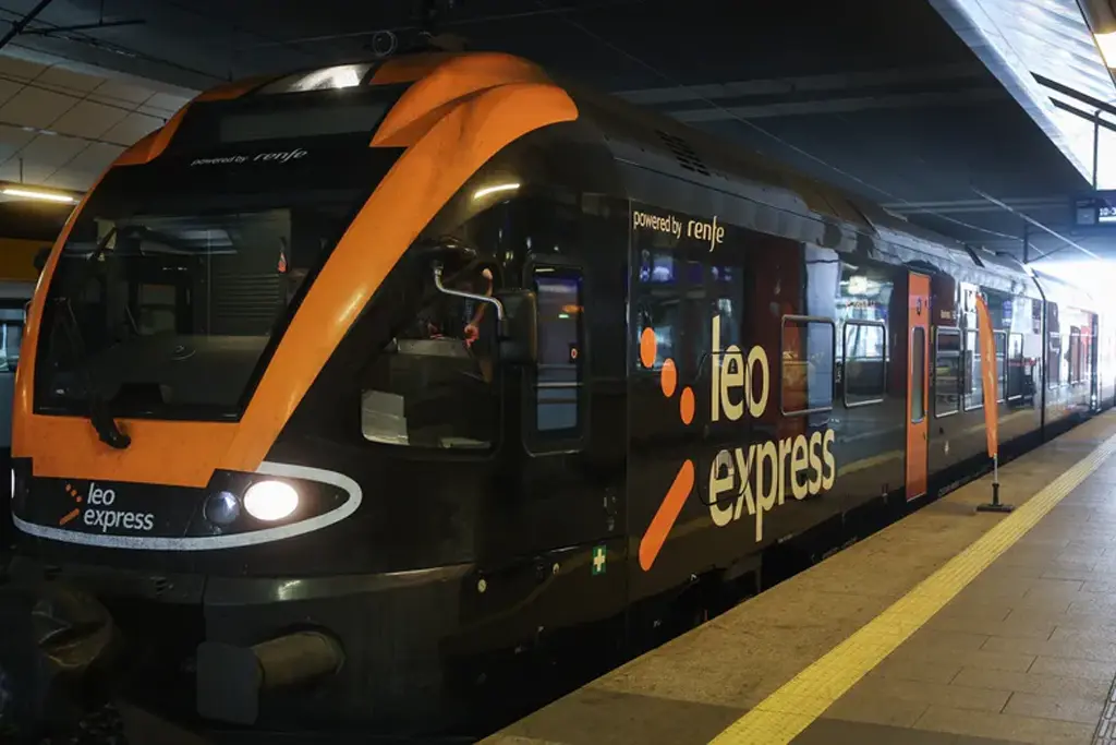 Поезд Leo Express