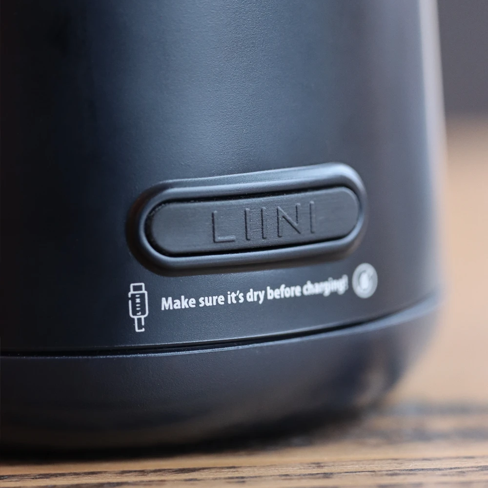 LIINI 4.0 PRO Flaschenwärmer schwarz Rückseite mit Wasserschutz LIINI 4.0 PRO Flaschenwärmer schwarz Rückseite mit Wasserschutz