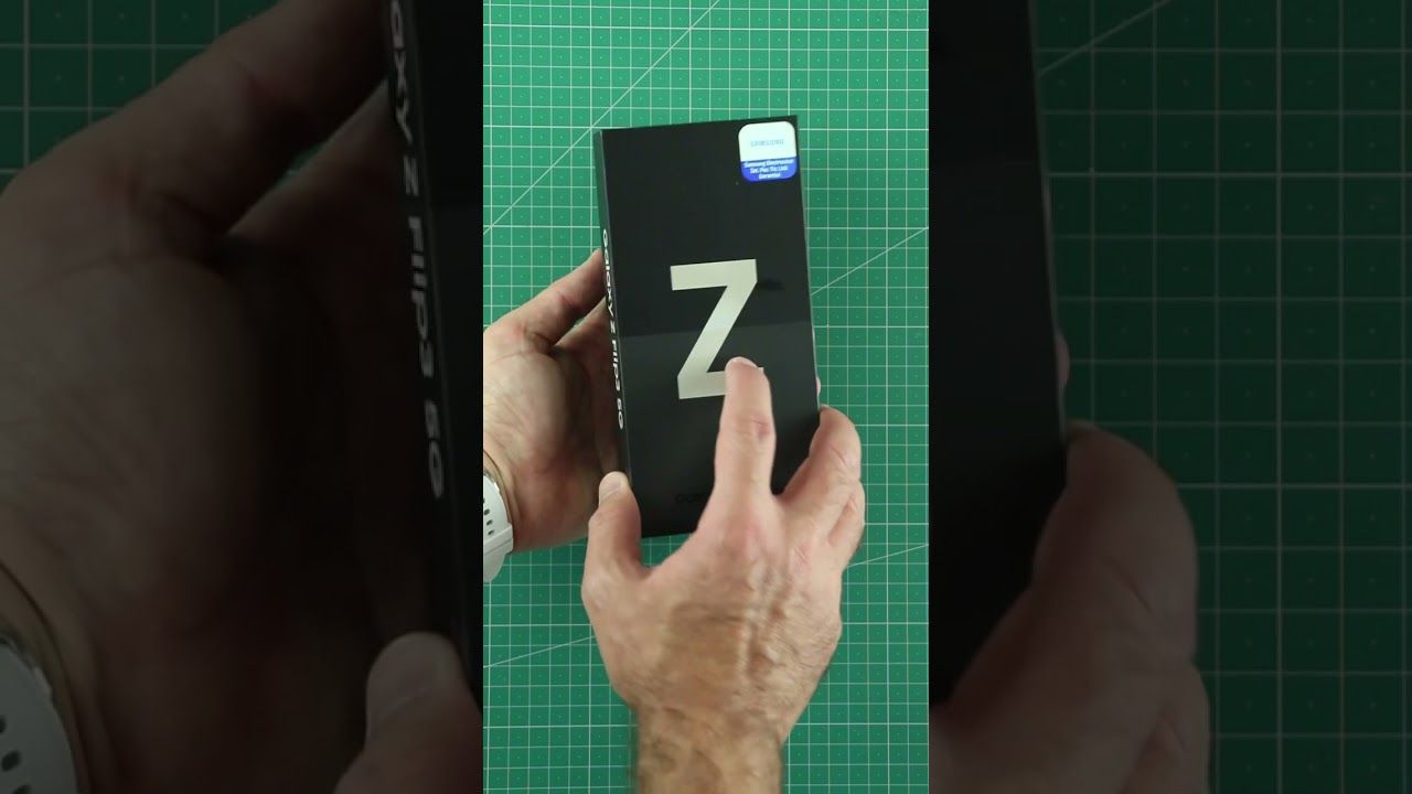 1 dakikada Samsung Galaxy Z Flip 3 kutu açılımı
