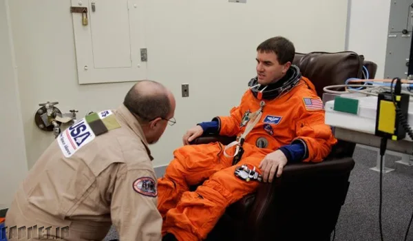 astronaut-test