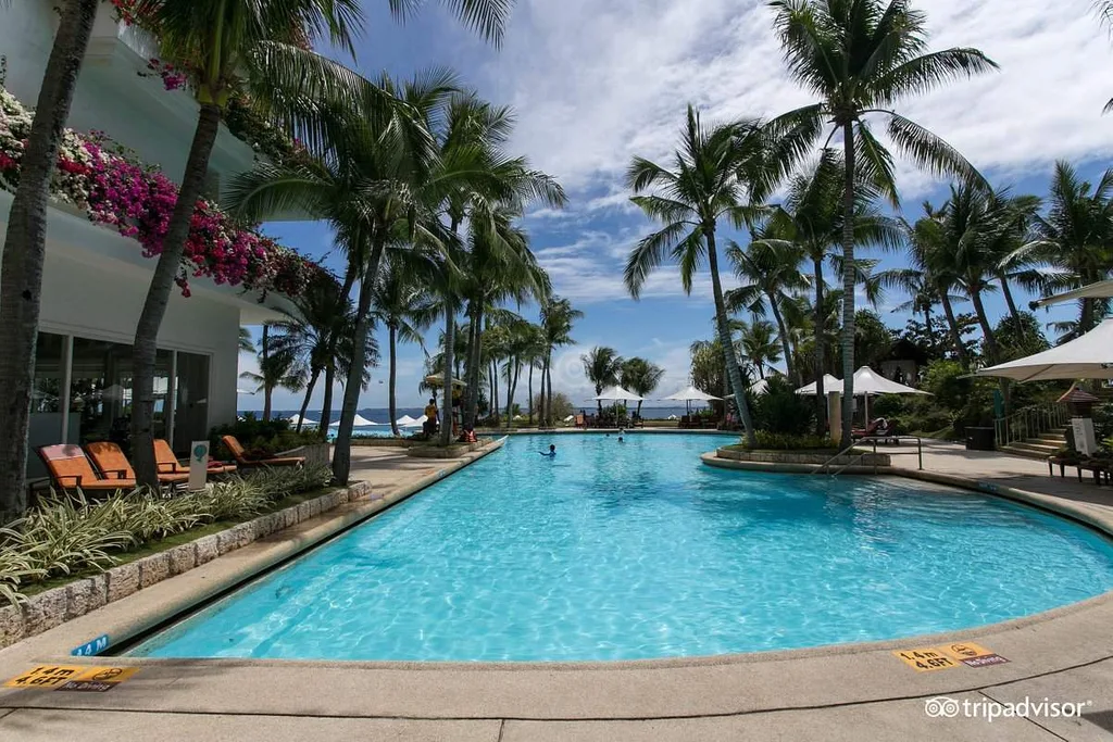 oversized square infinity pool