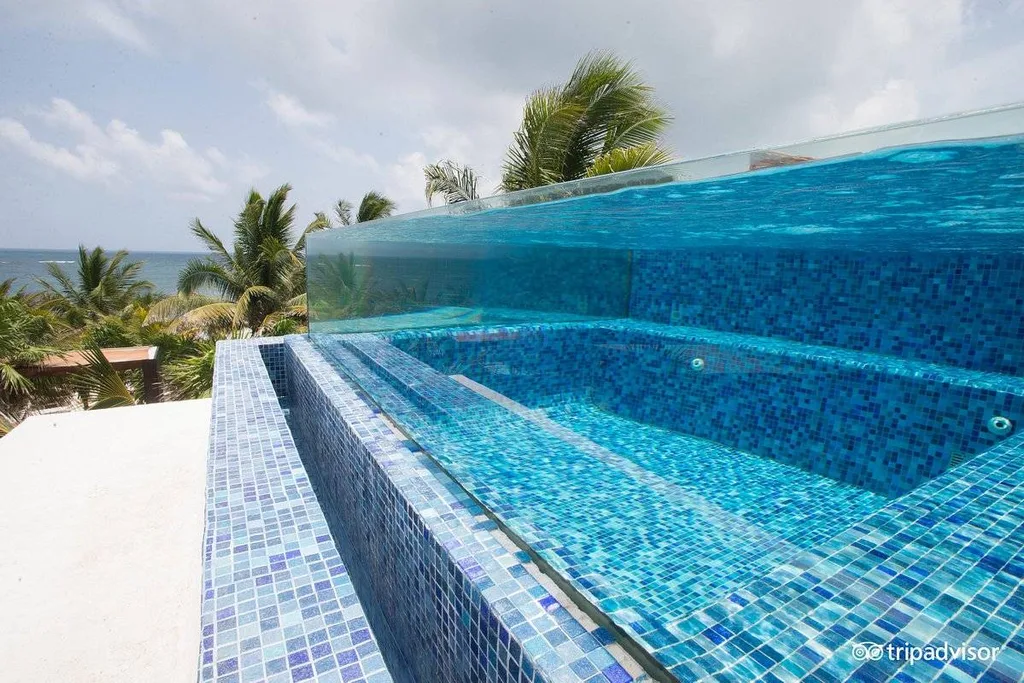 resort infinity pool