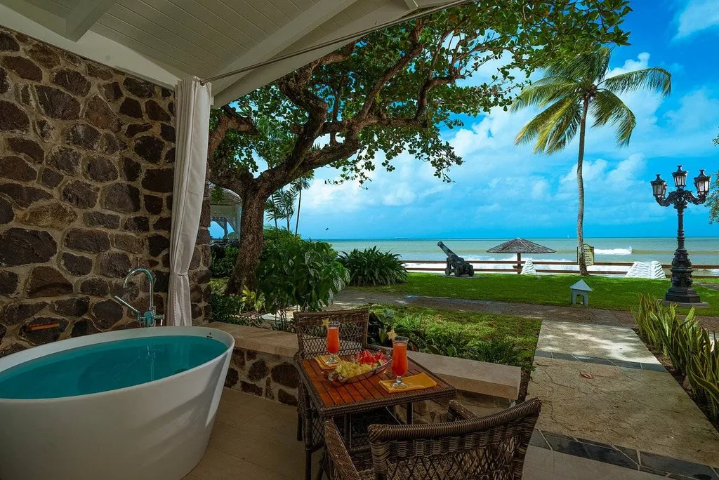 outdoor tub on patio at ocean