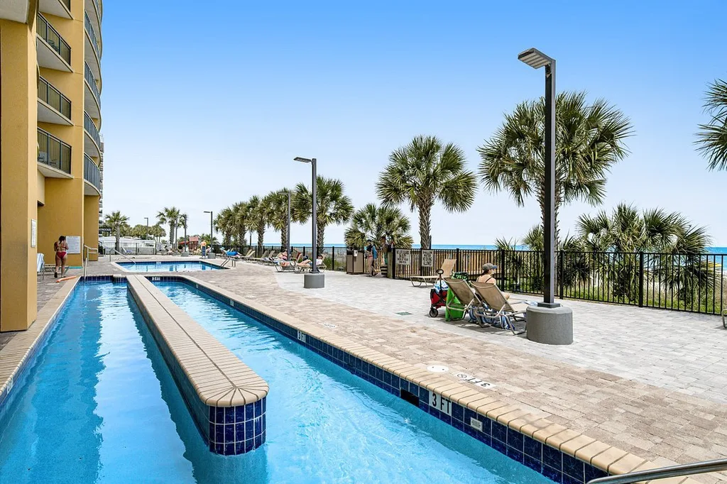 Anderson Ocean Club and Spa split pool