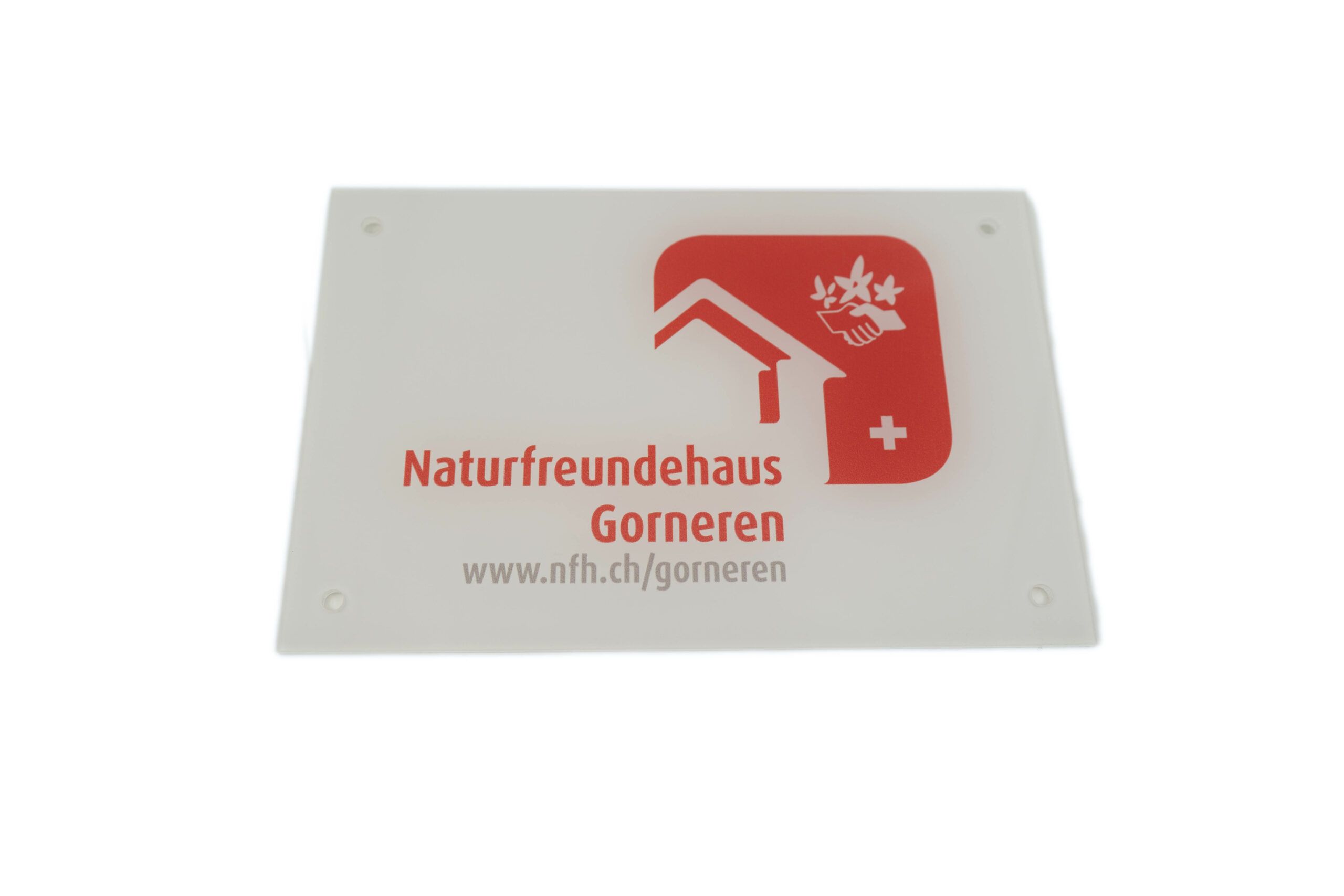 ein Schild mit dem Namen des Unternehmens 