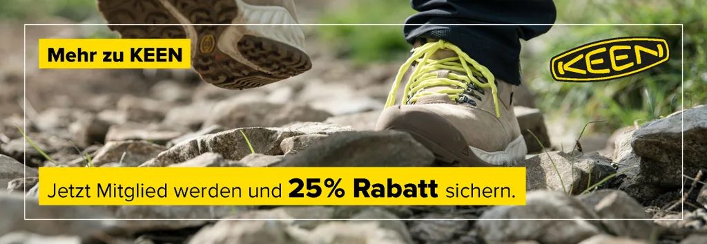 Werbebild für 25% Rabatt bei Keen mit ein paar Schuhen über Steine