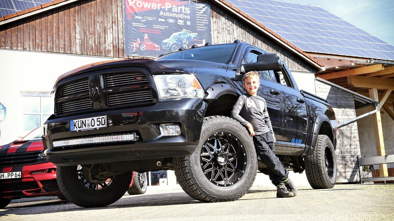 Crusher 20x9 Felgen auf Ram 2500