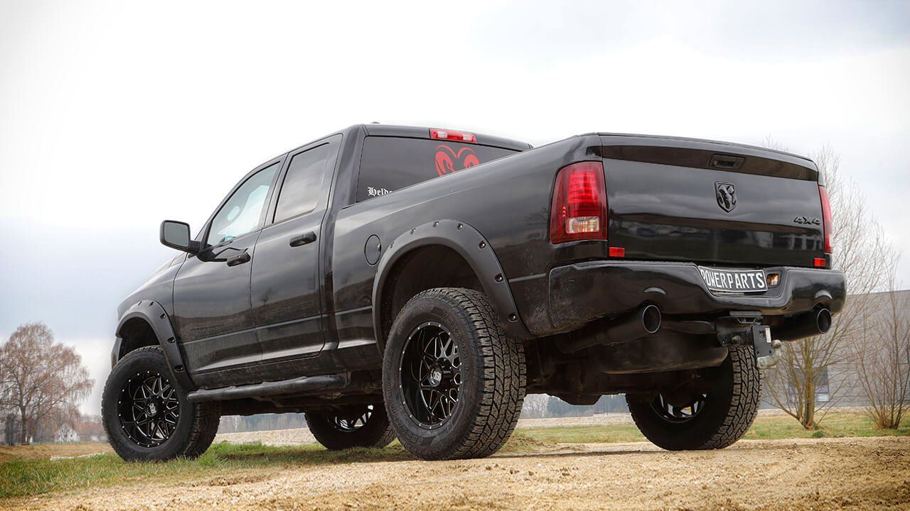 Dodge RAM 1500 mit 6 Zoll SuperSize Paket