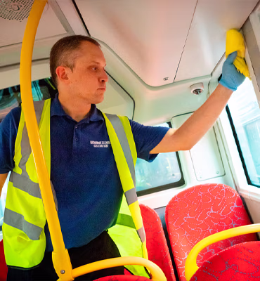 tram-cleaning