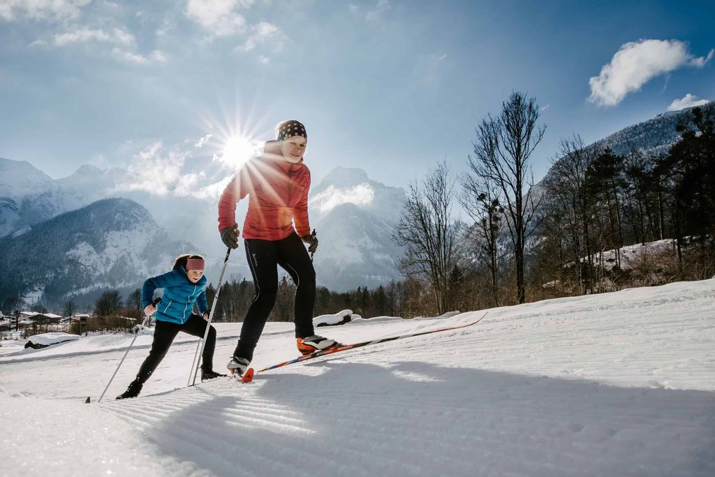 Langlauf Mama Kind Skating I bearbeitet © Salzburger Saalachtal Tourismus scaled