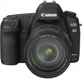 Canon EOS 5D Mark II mercek altında