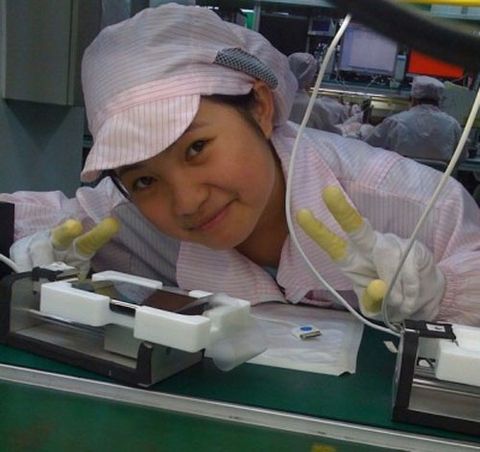 Foxconn fabrikasındaki işçilerden Apple’ın ekranlarını üretirken zehirlendikleri iddiası