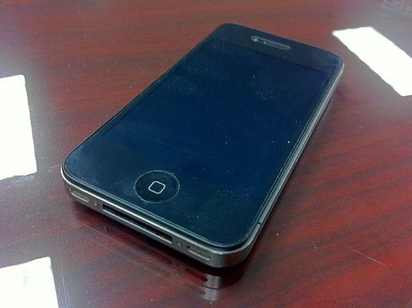 Apple iPhone 4’ün sağlamlığıyla ilgili bir hikaye