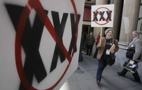 Yetişkinlere özel müstehcen siteler için .xxx alan adı kullanılacak