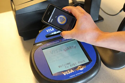 Apple perakende mağazalarına NFC tabanlı ödeme sistemi kuruyor