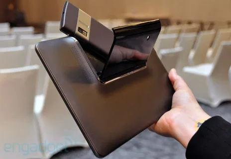 ASUS Padfone Android Ice Cream Sandwich ile yüklü gelebilir – Video