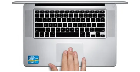 Intel yol haritasını uygularken kendisine yardım eden Apple’a minnettar