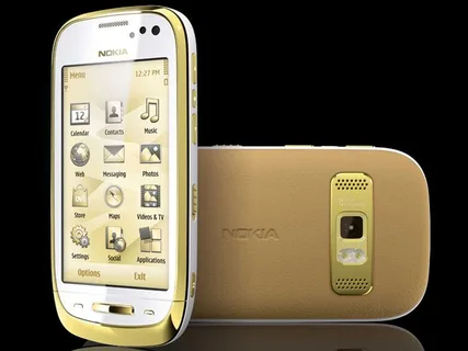 Nokia Oro: C7 altın ve gerçek deriyle buluştu – Video