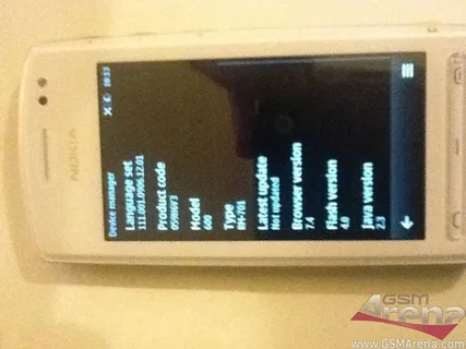 Symbian Anna ile çalışan Nokia N5’in fotoğrafları internete sızdı