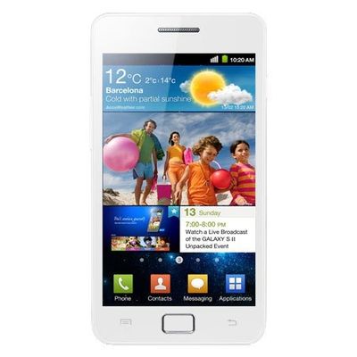 Beyaz renkli Samsung Galaxy S II kendini gösterdi