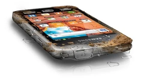 Samsung’dan suya, çamura ve toza karşı dayanıklı bir Galaxy akıllı telefon: Galaxy Xcover