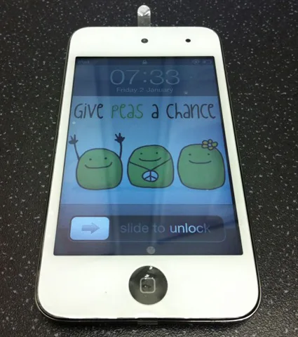 beyaz-ipod-touch Beyaz renkli iPod touch ekim ayı ortasında çıkacak, donanımda değişiklik olmayacak