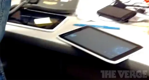 Motorola’nın 7 inç’lik Xoom tableti kendini gösterdi